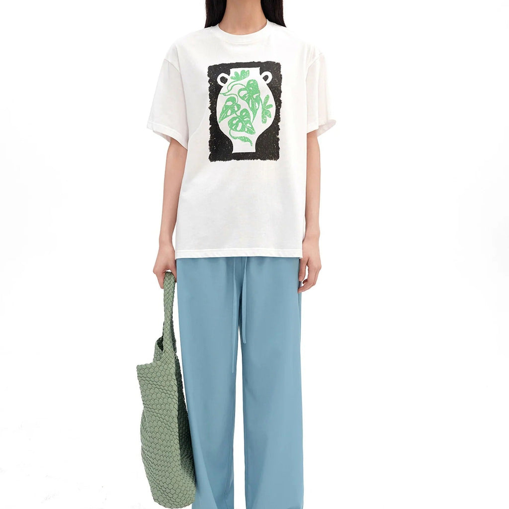 Short Sleeved T Shirt With Vintage Vase Print
